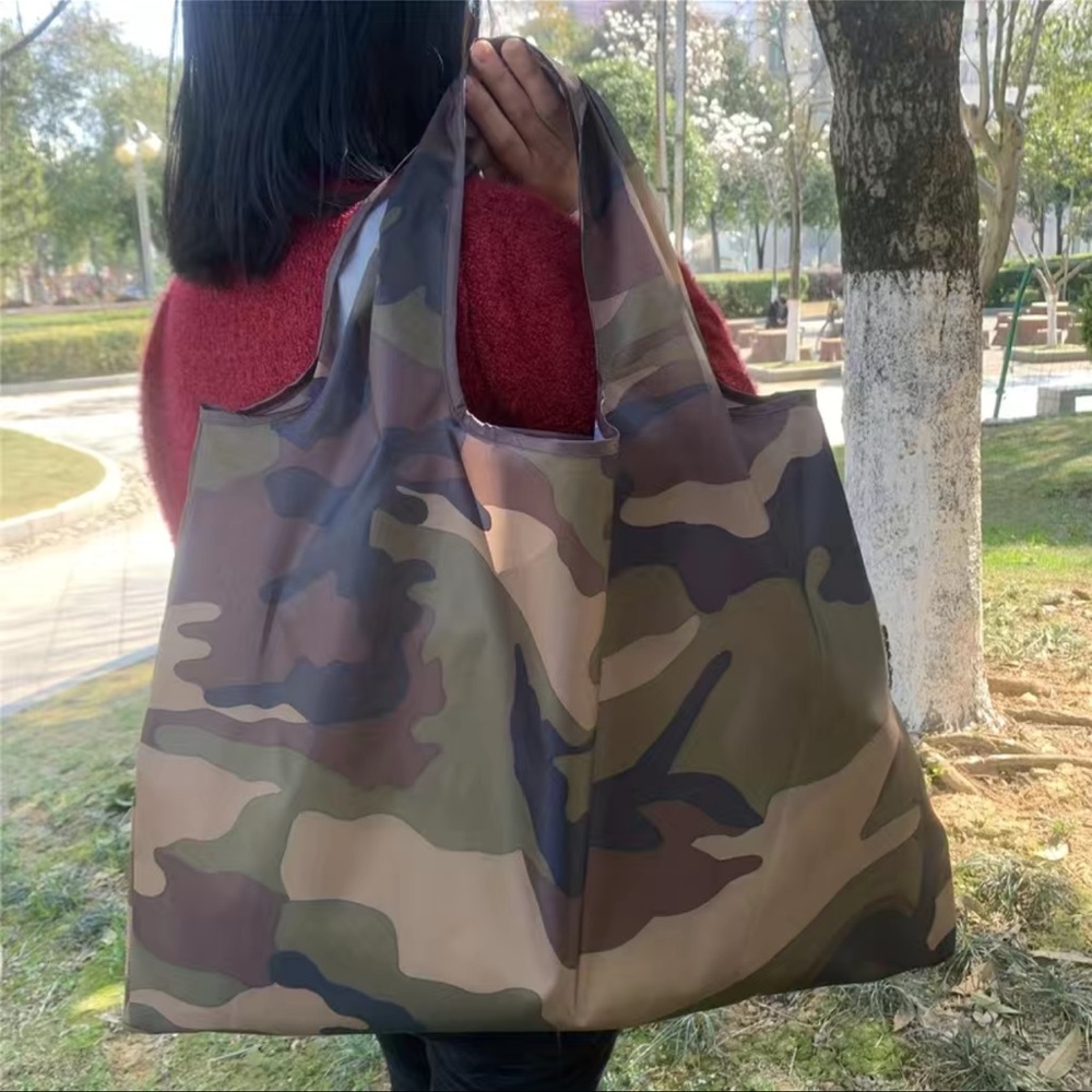 New Camouflage Unisex Large Capacity Polyester Light Foldable Casual Tote Bag - Picture 13 of 16